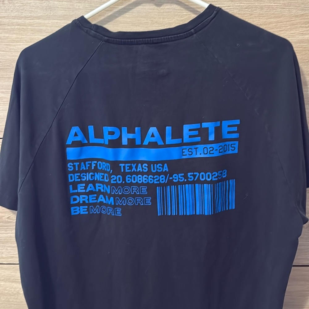 Alphalete tshirt